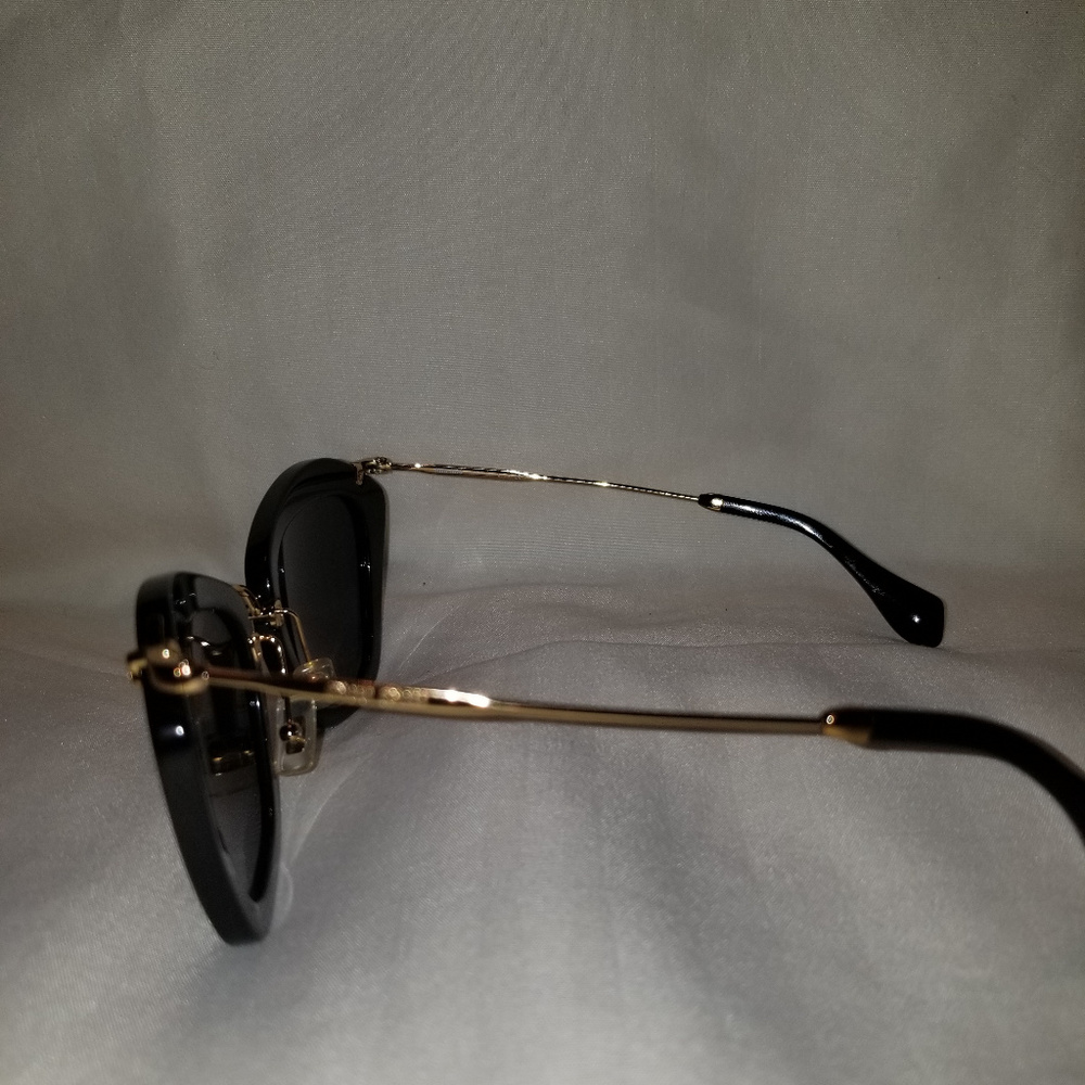 Authentic Women Miu Miu Sunglasses - Picture 3 of 6